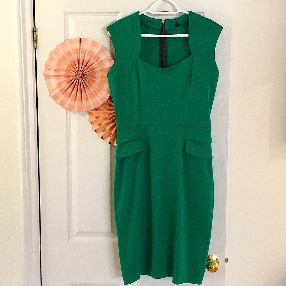 Dorothy Perkins dress. Green. Size US 10, UK 12. Used, very good condition 💕